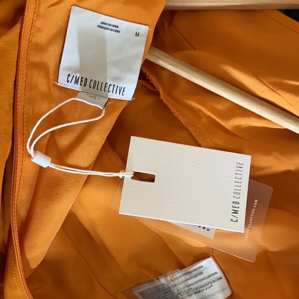 C/MEO Collection Thankful Crop Top SS in tangerine - Picture 2 of 2